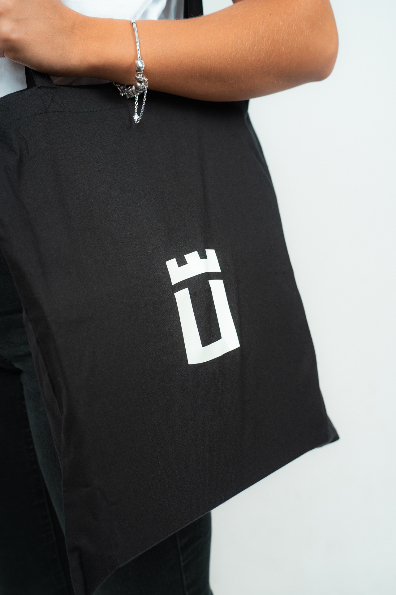 Čierna plátenná taška – Obrázok 3